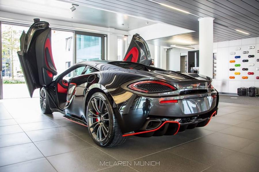  McLaren 570S in Onyx Black 2016 года  (фото 19 из 19)